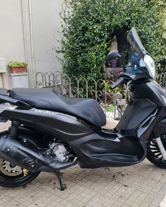 Paggio Beverly 300 IE ABS/ASR(MY 2020)