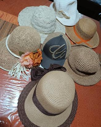 Cappelli femminili in paglia
