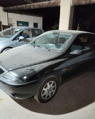 Lancia con impianto audio