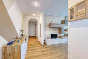 Appartamento di 90 m² con 3 locali e box auto a Ce