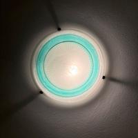 Plafoniera in vetro satinato con decorazioni oro