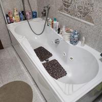 Vasca da bagno idromassaggio