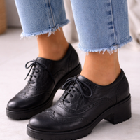 Scarpe stringate nere in pelle n. 38  stile oxford