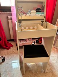 postazione  trucco 