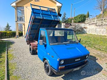 iveco daily 2.5 diesel  ribaltabile trilaterale 