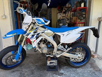TM 125 Fi Motard