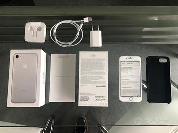 IPhone 7 Silver 32 GB batteria 76%