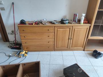 Mobile con quattro cassetti in legno