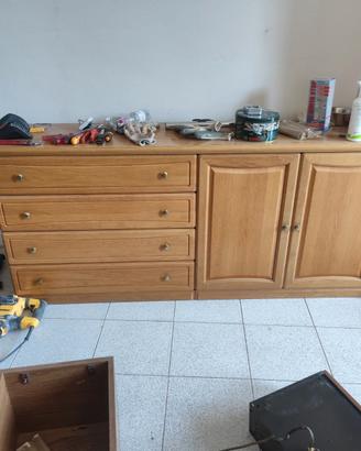 Mobile con quattro cassetti in legno