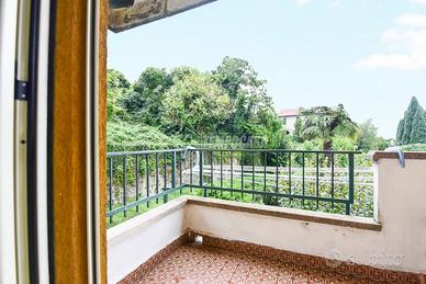 Tavernerio - Luminoso Trilocale con balcone e cant