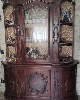 Credenza antica
