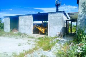Logistica con capannone artigianale