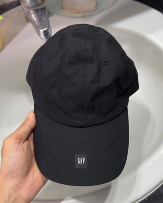 Cappello Gap X yeezy nero
