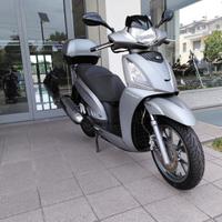 Kymco People GT 300