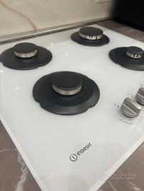 piano cottura a gas 4 fuochi indesit