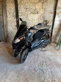 Piaggio MP3 300 HPE
