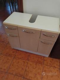 mobile in legno per bagno
