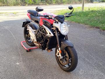 MV Agusta Brutale 800