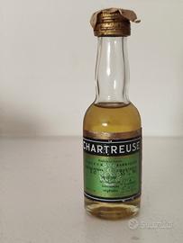 bottiglia mignon liquore chartreuse 