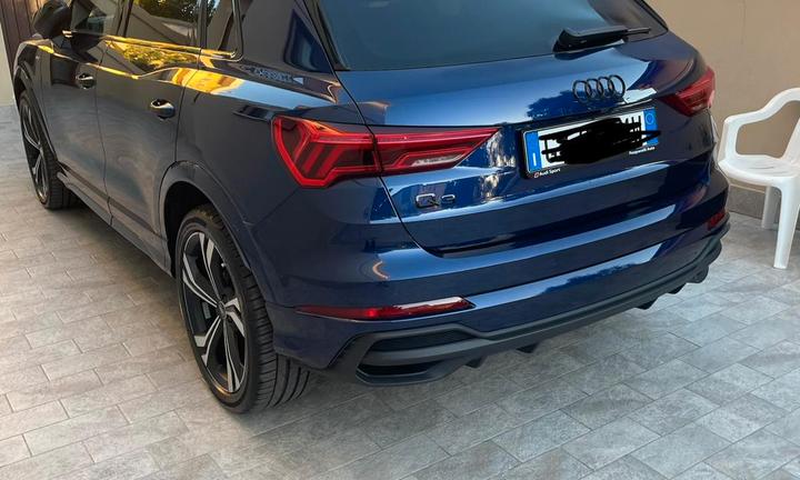 Audi Q3 35tfsi stronic identity black