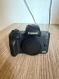 Canon EOS M50 Kit con obiettivo EF-M15-45 IS STM