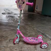 Monopattino Minnie a 3 ruote