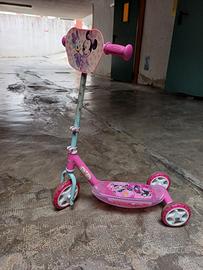 Monopattino Minnie a 3 ruote