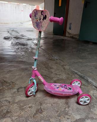 Monopattino Minnie a 3 ruote