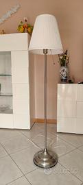 lampada a piantana  30 €