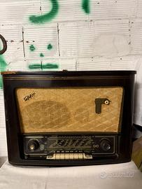RADIO TEDESCA D’EPOCA VINTAGE CON CASSETTE