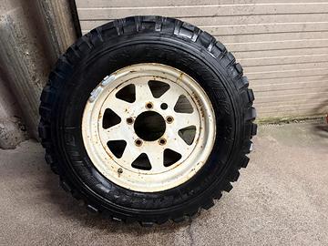 Cerchio e gomma suzuki samurai