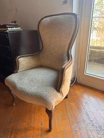 Poltrona classica vintage con borchie