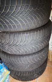 4 pneumatici invernali Bridgestone 225/45 R17(91H)