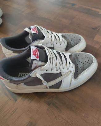 Jordan low X Travis scott