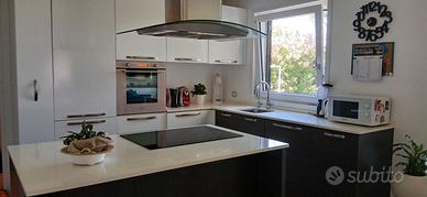 Cucina con elettrodomestici OFFERTI