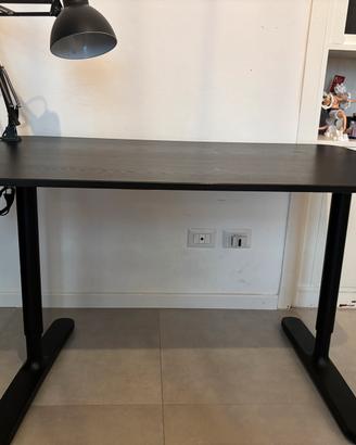 Scrivania Ikea Bekant 120x80 + lampada