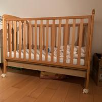 Lettino con sponde regolabili