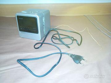 Cubo Sony radio e sveglia