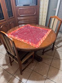 Tavolo  da pranzo con 6 sedie