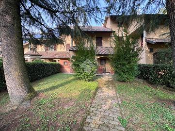 VILLA A SCHIERA A BINASCO
