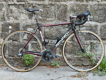 Mathitech Alnair carbon Sram Force 22 Mavic Ksyriu