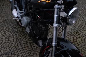 Ducati Monster Dark Ie 2004 A2