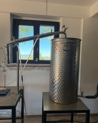 Distillatore per erbe aromatiche