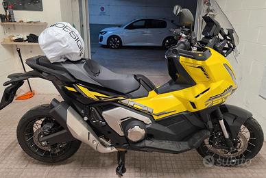 Honda x-adv 750 NUOVO 350km Xadv special edition