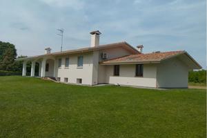 Villa singola immersa nel verde