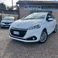 Peugeot 208 PureTech 82 5 porte Black Line