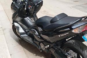 Yahama tmax