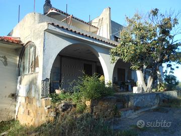 Panoramica Villa Bifamiliare a Poggio Fiorito