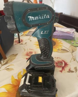Makita 18V - Torcia LXT + 2 Batterie 3.0Ah + Caric