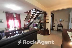 APPARTAMENTO CON TERRAZZO E GARAGE